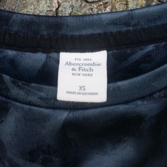 A&F Deep Shimmery Blue Abstract Floral Fleece XS - Picture 2 of 3